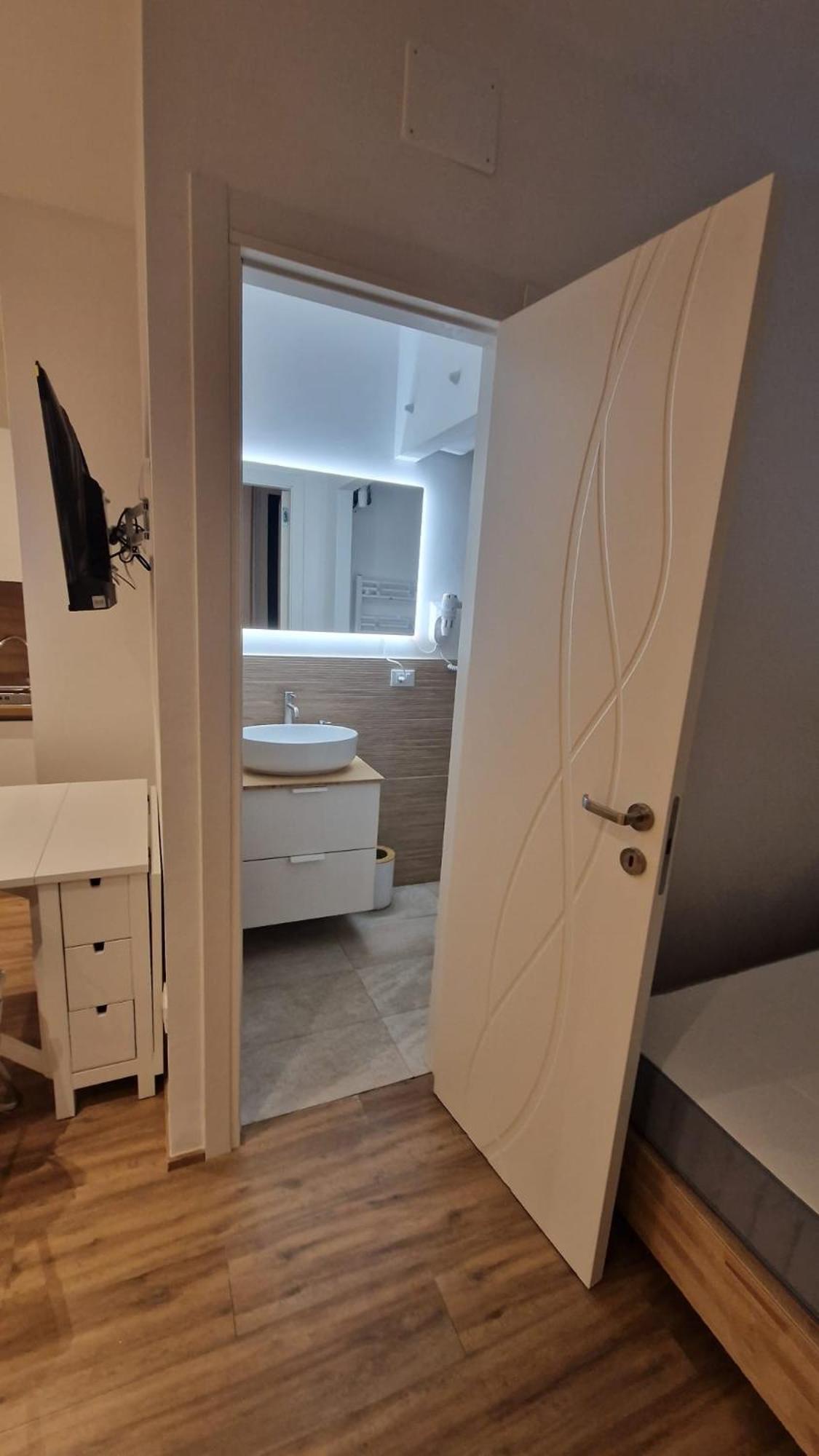La Perla Di Ro Apartment Savona Luaran gambar