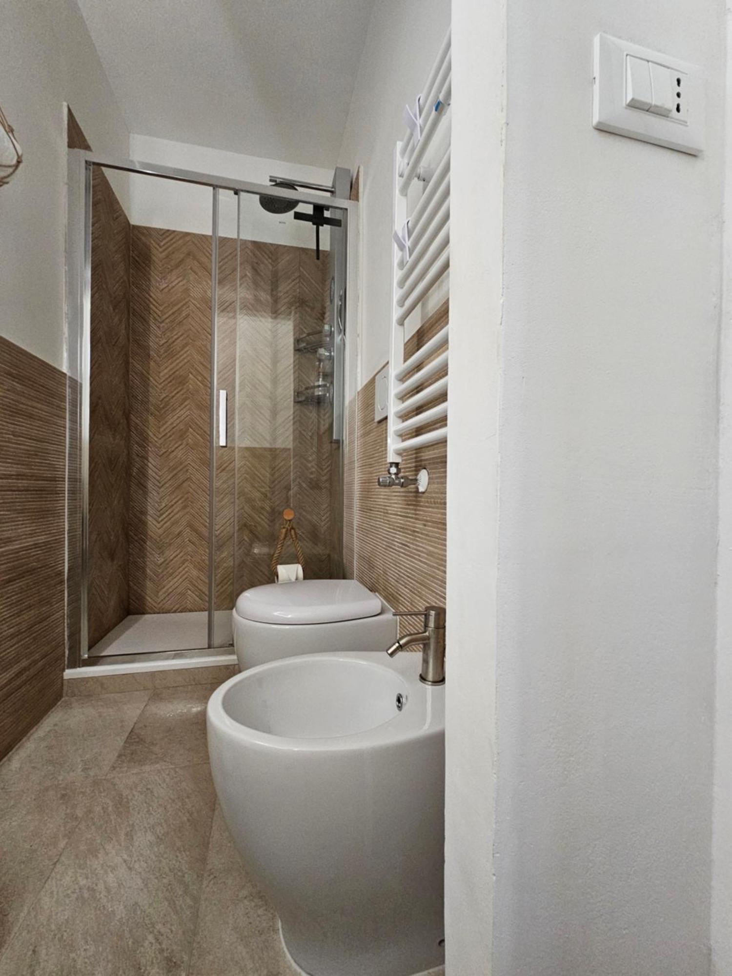 La Perla Di Ro Apartment Savona Luaran gambar